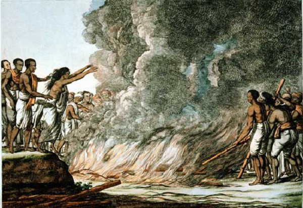 Hãi hùng tục lệ vợ nhảy vào giàn thiêu khi chồng mất